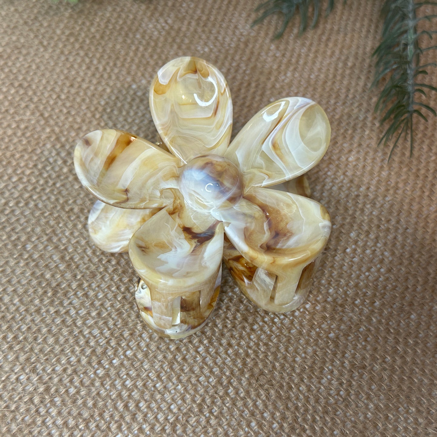 Marble Flower Hair Claw - Natural