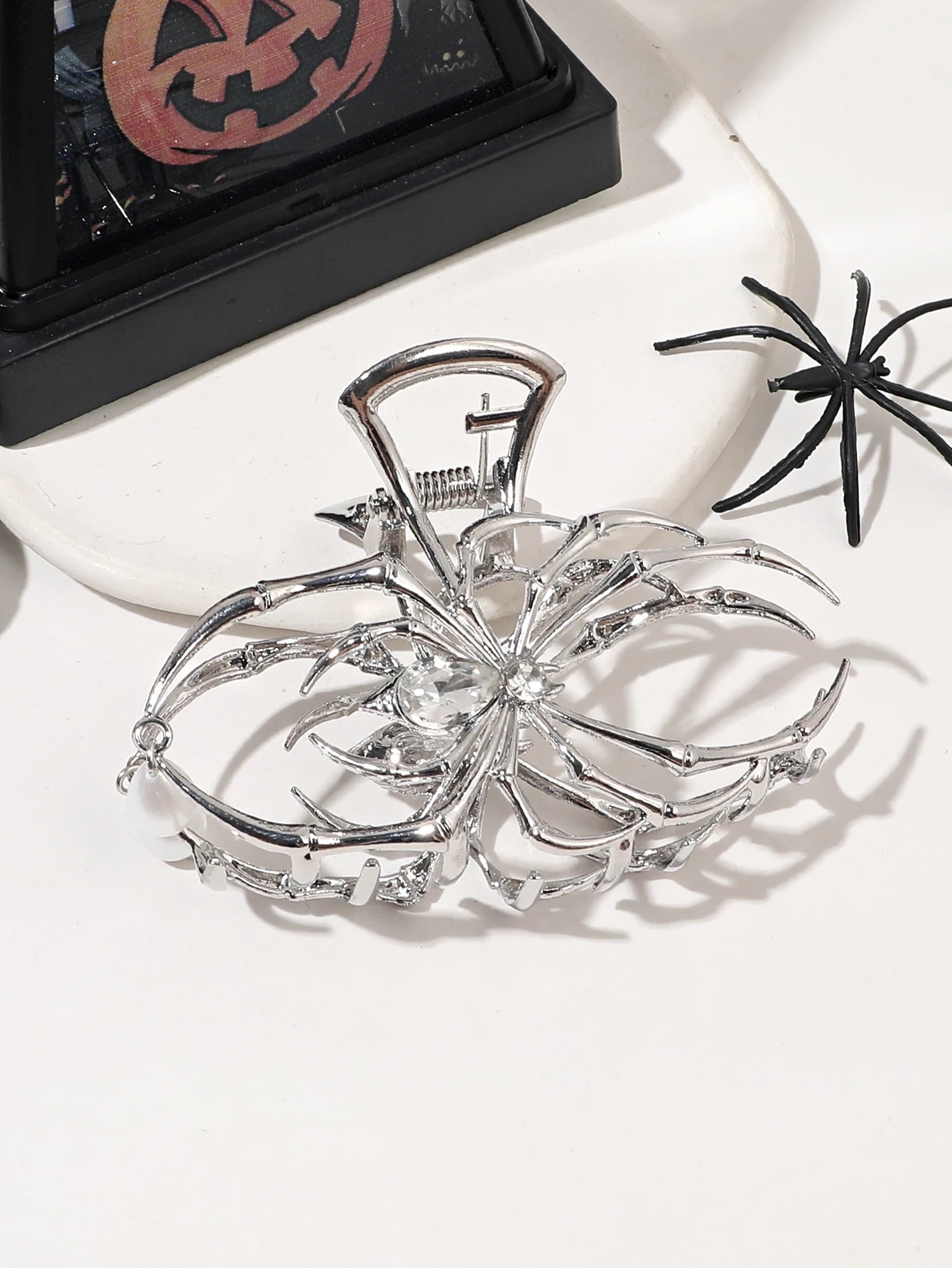 🕷️ Big Silver Spider Hair Claw Clip – Strong Hold for Thick or Thin Hair | Halloween Hair Accessory